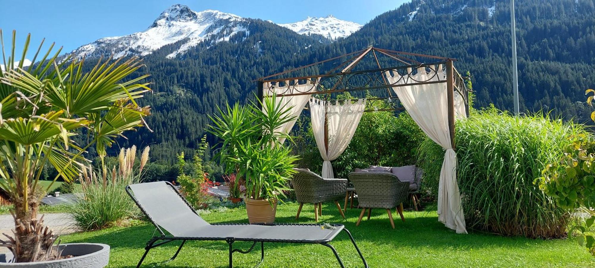 Haus Adrian Apartment Валд ам Арлберг Екстериор снимка